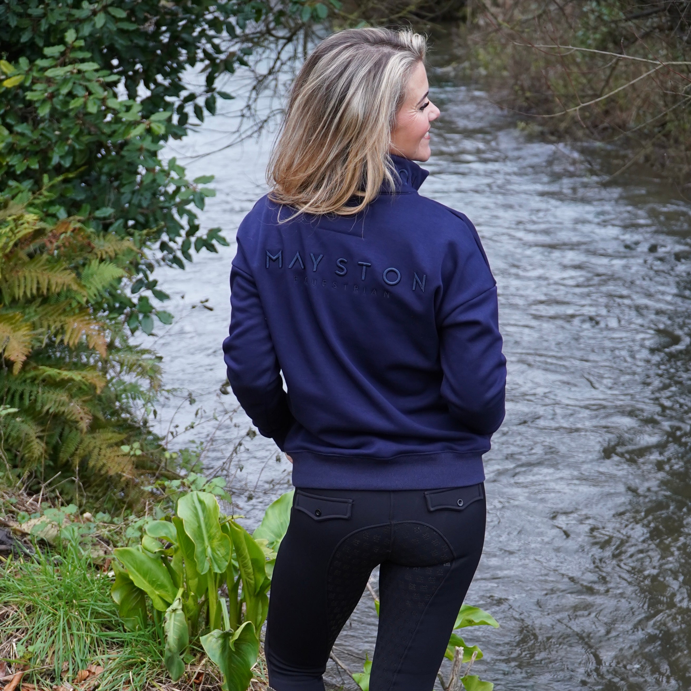 Highcliife Luxury Quality Sweatshirt Jumper with 1/4 zip and structured collar. Luxurious soft and fleece lined. navy dark blue