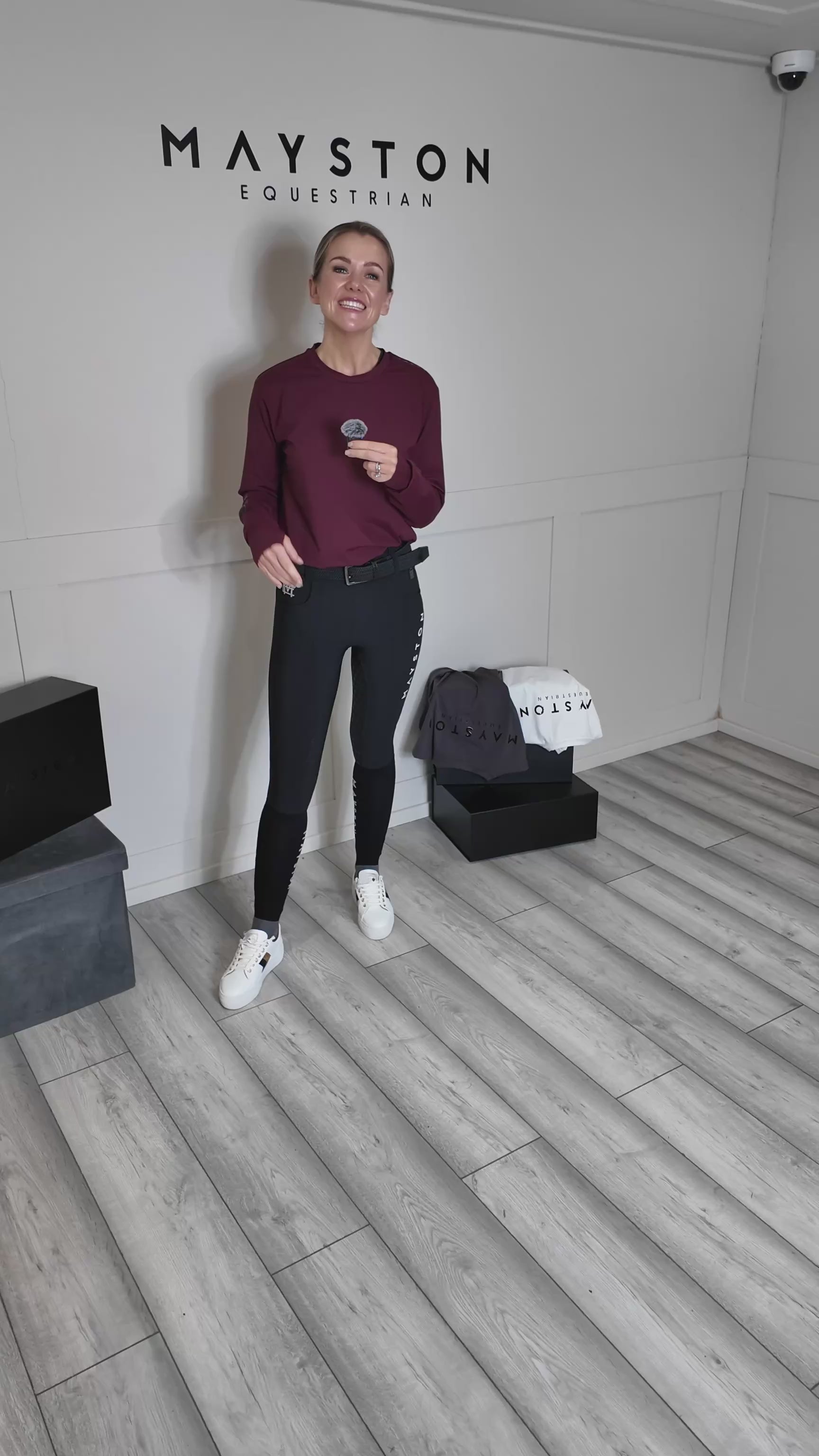 Luxury quality long sleeve t shirt and fabric is specially crafted for active duty, providing flexibility and ease of movement for any busy lifestyle. An ideal choice for a day at the yard, in the saddle, or during your grooming duties, its loose-fitting design guarantees absolute comfort. added thumbholes, Subtle branding sleek design