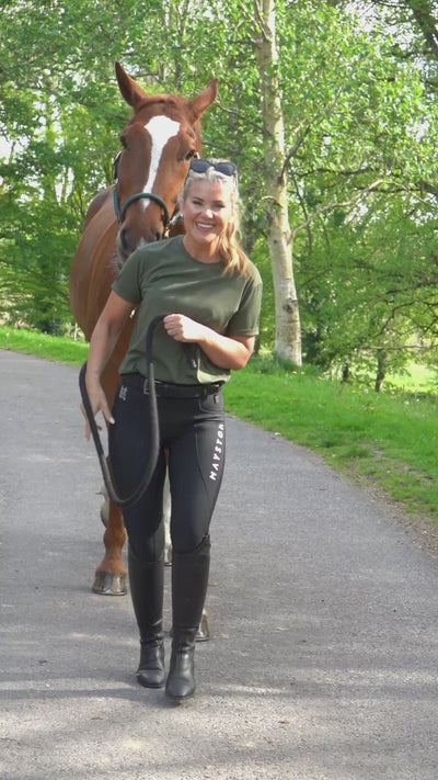 luxury quality t shirt and fabric is specially crafted for active duty, providing flexibility and ease of movement for any busy lifestyle. An ideal choice for a day at the yard, in the saddle, or during your grooming duties, its loose-fitting design guarantees complete freedom.